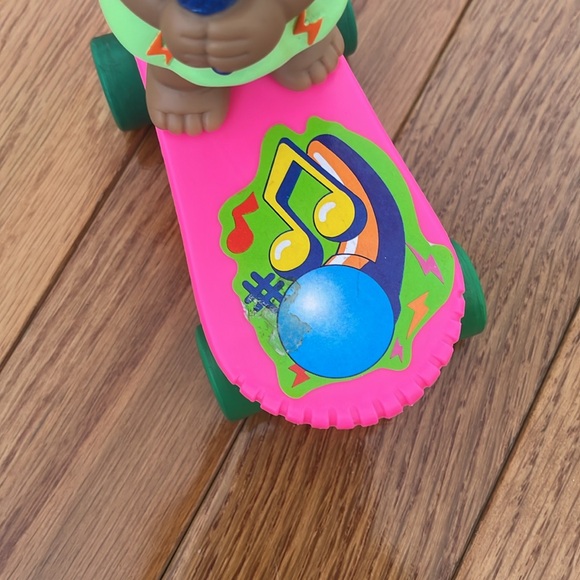 Vintage 1990s Orange Haired Singing Troll Doll on Skateboard - Picture 12 of 12